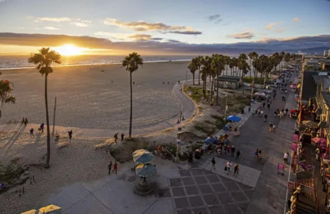 Venice Beach Studio With Large Private Patio Steps To The Beach Лос-Анджелес Экстерьер фото