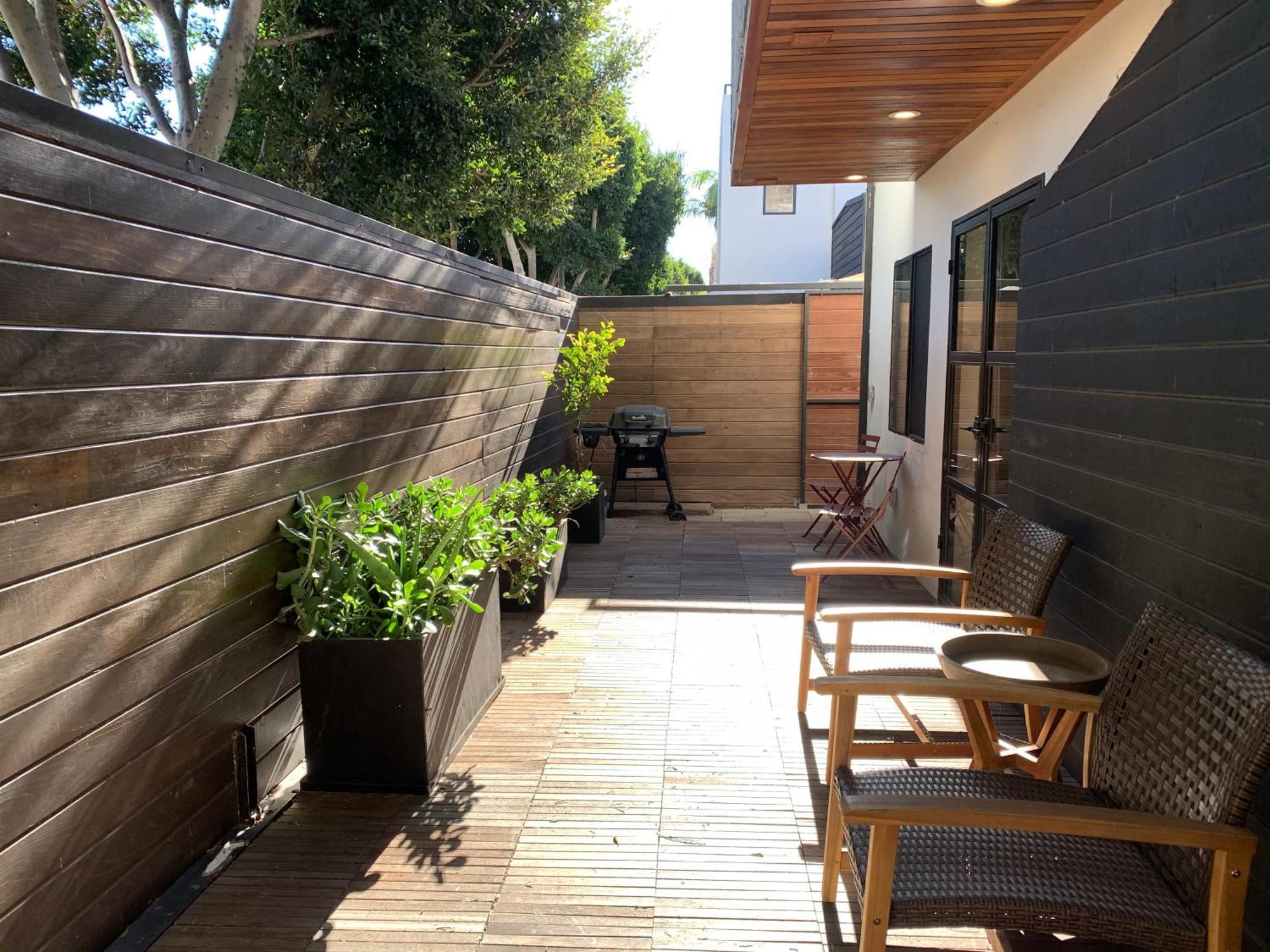 Venice Beach Studio With Large Private Patio Steps To The Beach Лос-Анджелес Экстерьер фото
