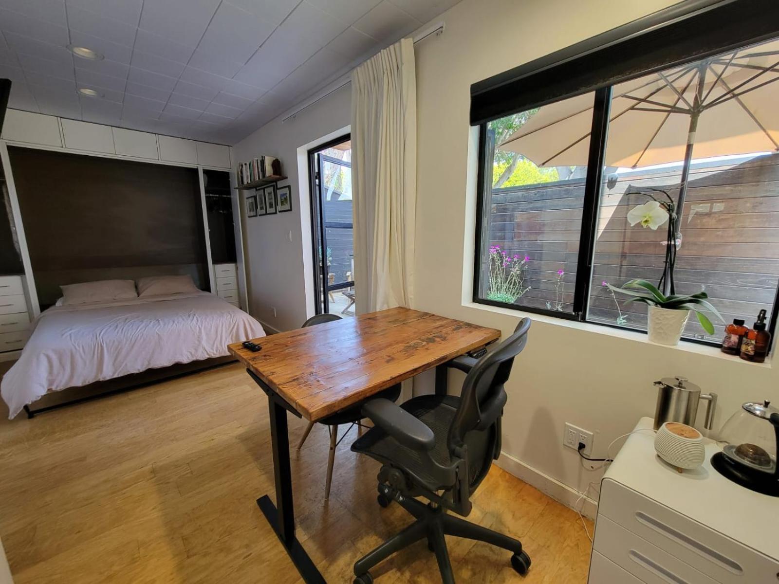 Venice Beach Studio With Large Private Patio Steps To The Beach Лос-Анджелес Экстерьер фото