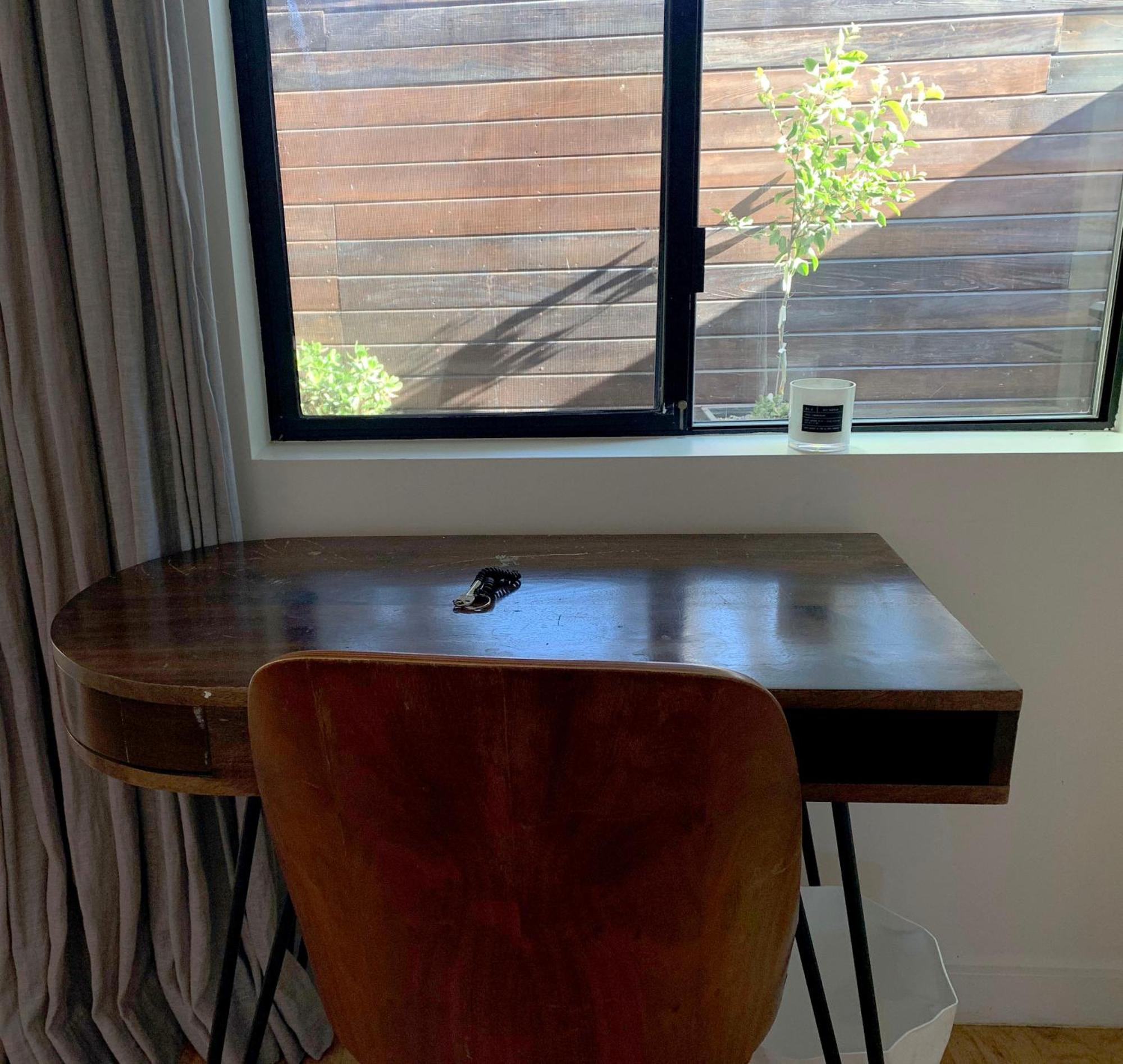 Venice Beach Studio With Large Private Patio Steps To The Beach Лос-Анджелес Экстерьер фото