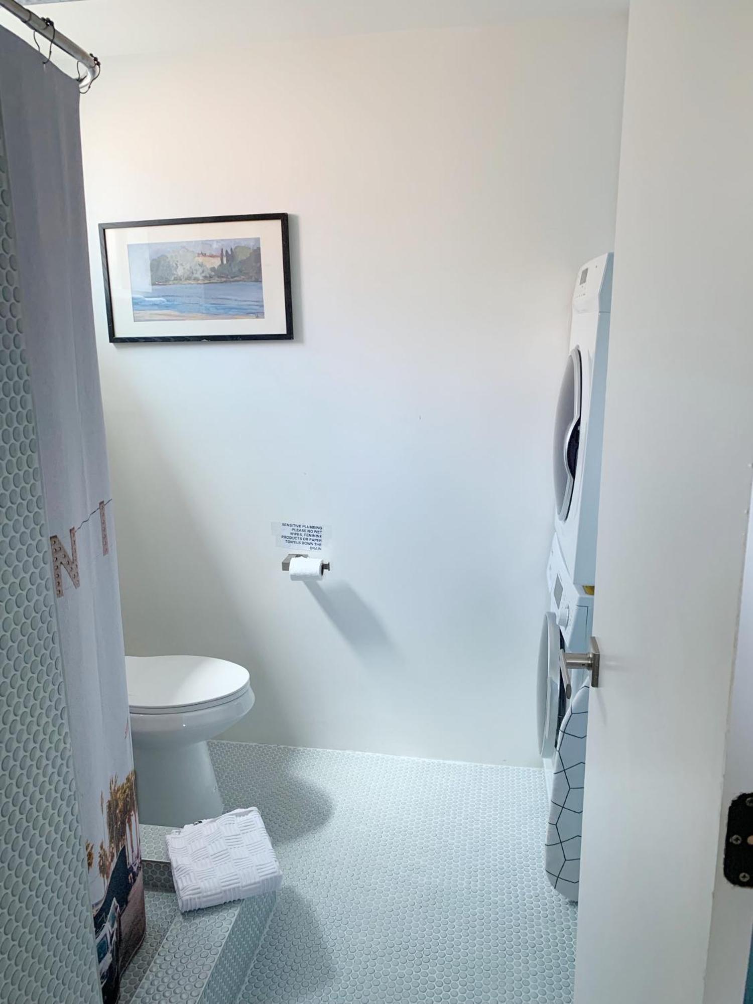 Venice Beach Studio With Large Private Patio Steps To The Beach Лос-Анджелес Экстерьер фото